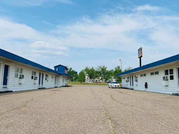 56 rooms Motel In Fort Nelson BC Canada For Sale
