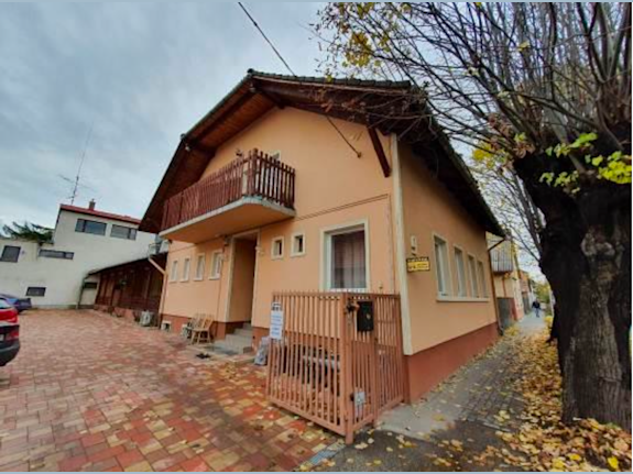 12-room Working Boarding House for Sale in Vecsés