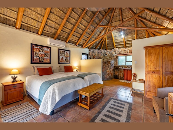 Turnkey 4-Star Lodge on 540 ha (South Africa)
