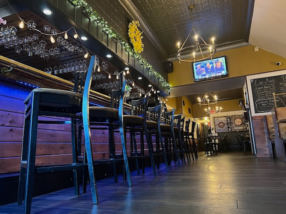 Fantastic Bar and Restaurant in Nassau County