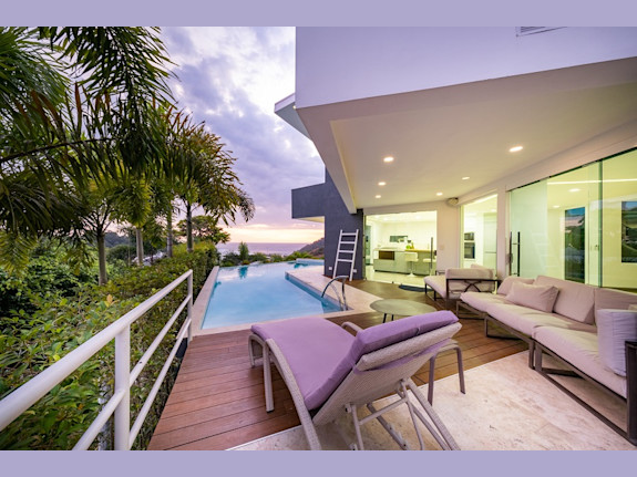 $6,200,000 5 Luxury Villas Proven Rental Income