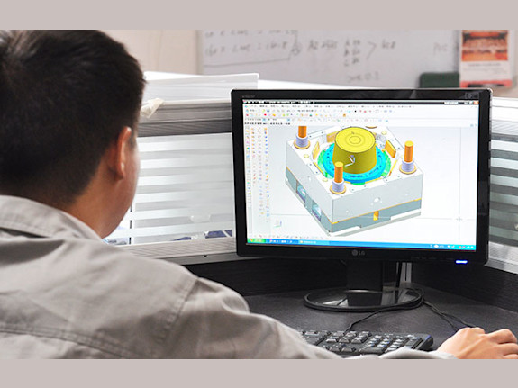 Manuf.Holding Industrial Plastic Mould Engineering