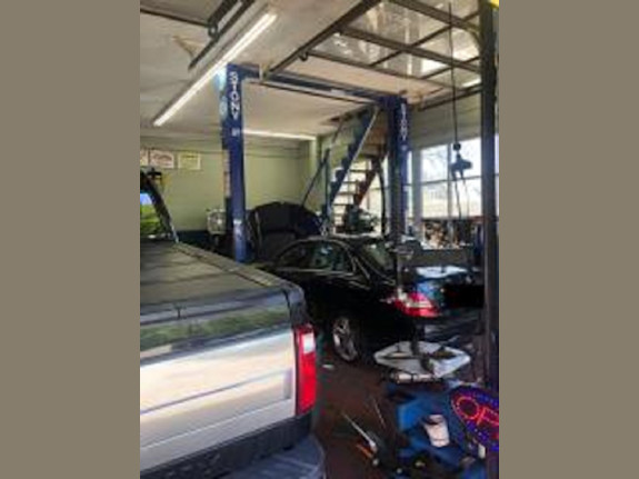 Two Bay Auto Repair w/ Inspection Machine
