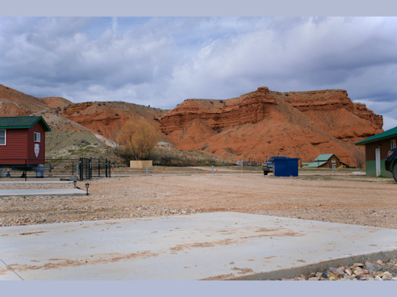 Prime Lot in Scenic WY with Full Amenities