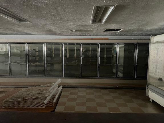 Shutdown Grocery Store w/ Property & Full Kitchen