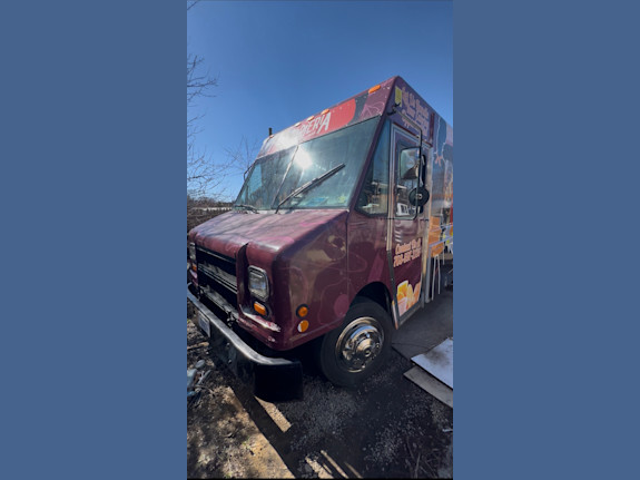 Thriving Food Truck Empire with Military Contracts