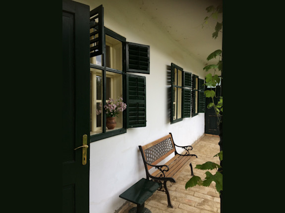 Multi-Generational Self-Sustainable Manor House