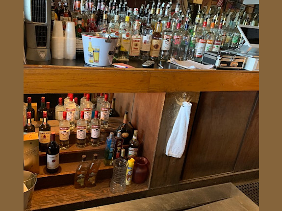 Spacious Neighborhood Bar for Sale in New York