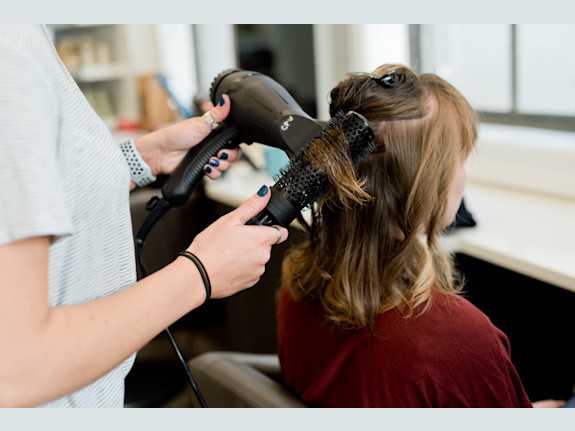 Absentee Owner Hair Salon & Spa In Hunter's Creek