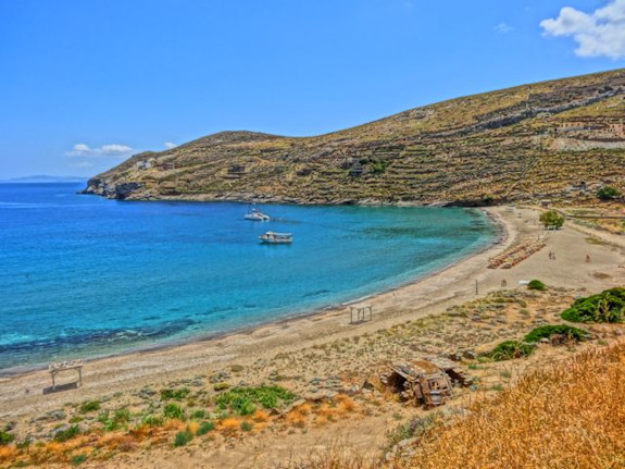 Hotel For Sale In Kéa (Tzia) / Greek Islands