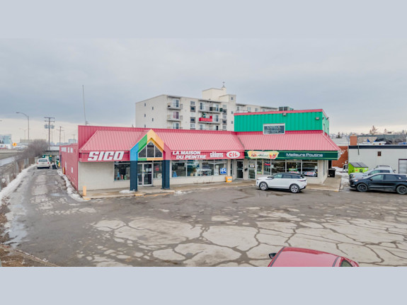 Commercial Building In Gatineau High Visibility