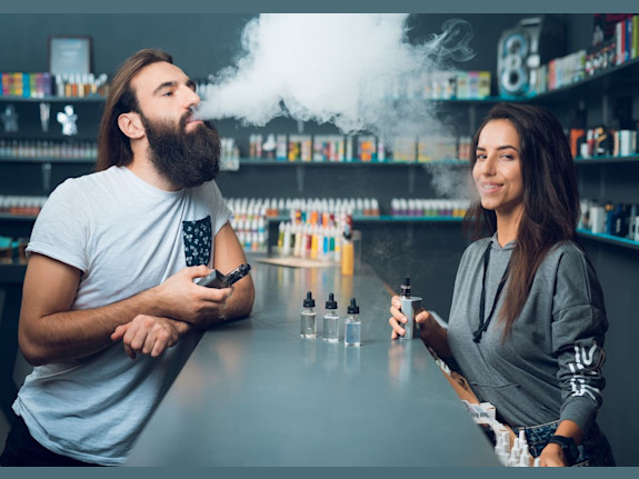 Busy Smoke Shop, High Traffic Area - $112K SDE - Includes $200K Inventory