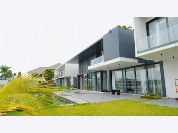 A Luxury Waterfront Property