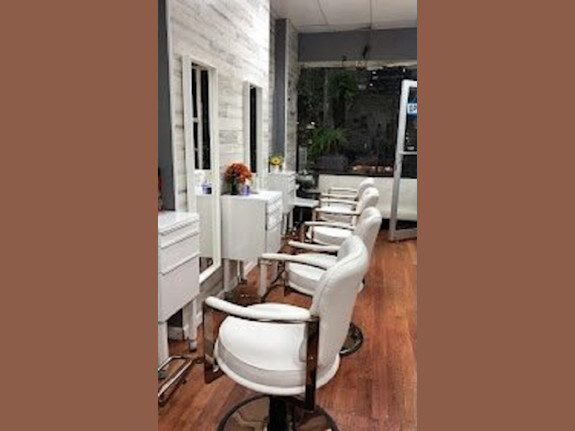Well-located Hair Salon For Sale in New York