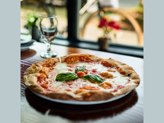 Turnkey Pizza Restaurant in Popular Location