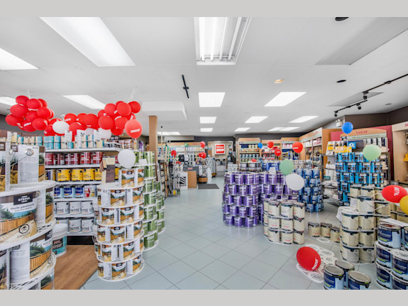 Building for sale or for rent + Office 2nd floor