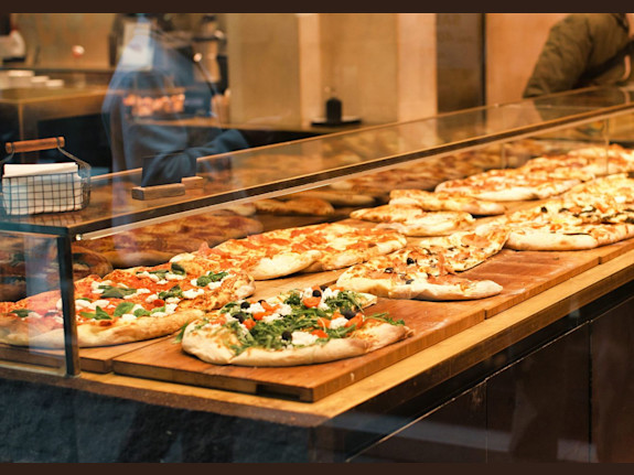 Community-Favorite Pizzeria – Consistent Sales & Growth