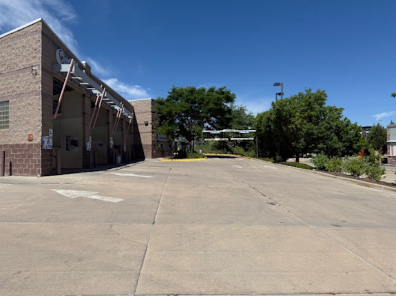 Neighborhood 4+2 Car Wash in Denver Area