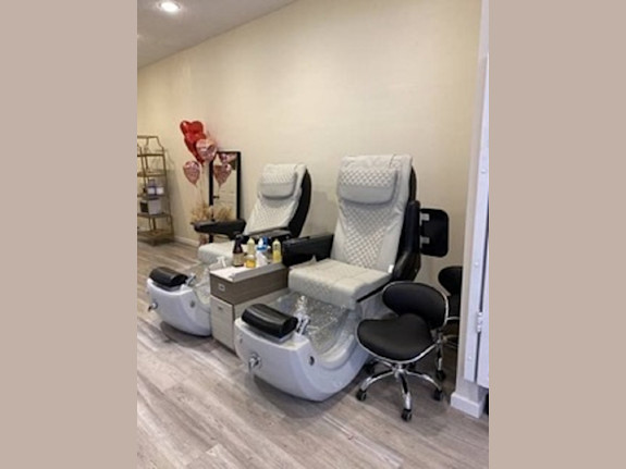 Highly Rated Upscale Beauty Salon For Sale in PA