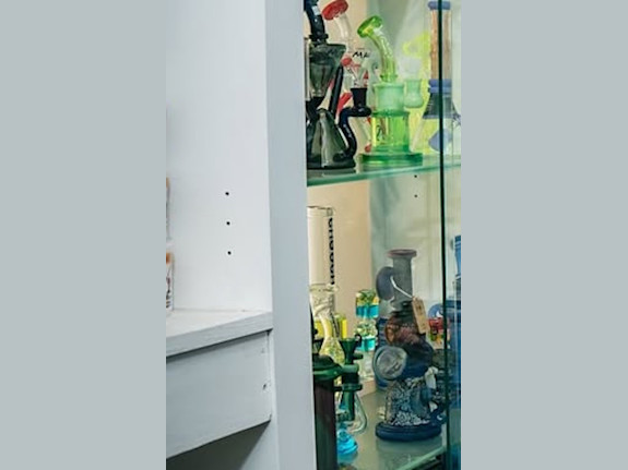 Prime Location Some Shop with Growth Potential