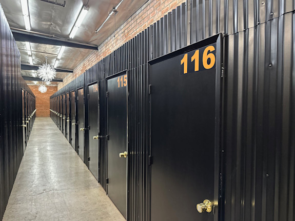 Self Storage Business  /  Brand New Facility