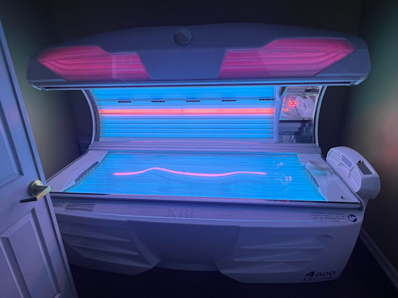 Glamorous Tanning Salon & Spa For Sale