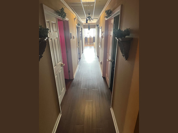 Glamorous Tanning Salon & Spa For Sale