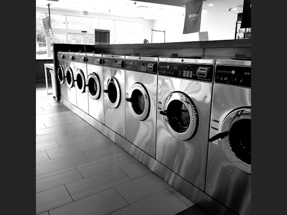 Full-Service Laundry Mat