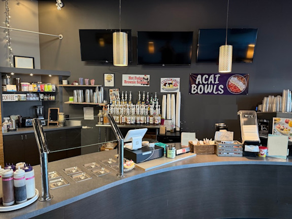 Ice Cream & Frozen Yogurt Shop for Sale