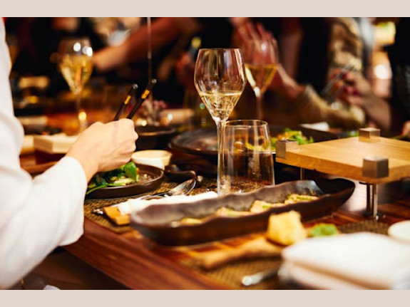 Well Known Restaurant - Busy Location / Great Rent