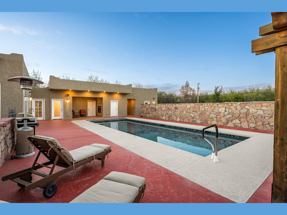 Mixed- Use Stellar Location High -End Rehab!