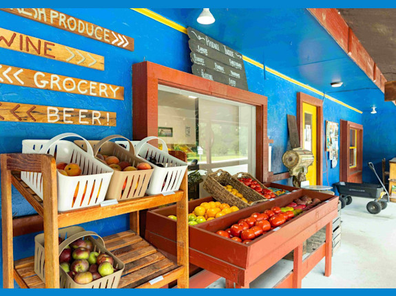 Profitable Farm-to-Table Market in Scenic Corridor