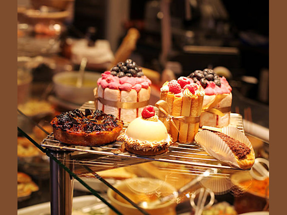 Bakery & Custom Cake Well Established Opportunity