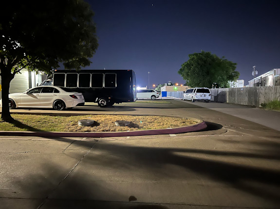 4 Bay Shop / Work-Live