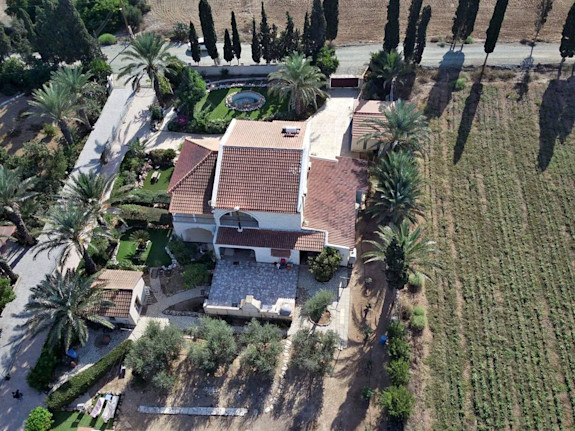 5 Bedroom Villa in Pervolia, Larnaca