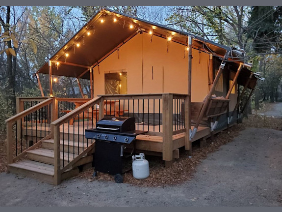 Seasonal recreational business on Lake Diefenbaker