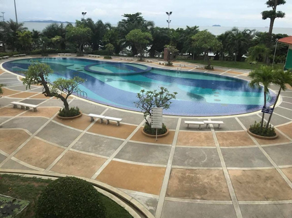 Luxury Seaside Condo in Pattaya Thailand for Sale