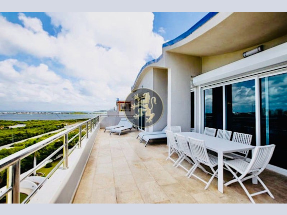 4Br Penthouse — Maho Reef — Sint Maarten