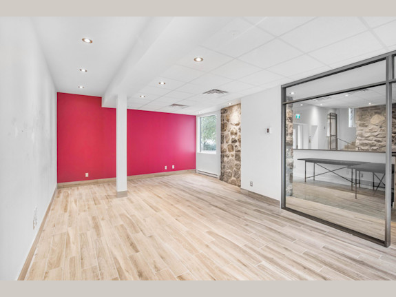 2,875 Sqft Office In A Centennial Building