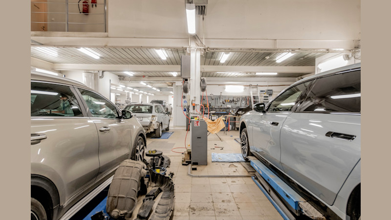 Established Automotive Shop with Updated RE
