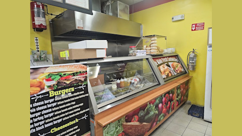 High-Traffic Corner Deli - Breakfast & Lunch Spot