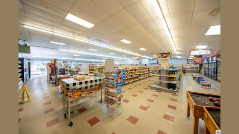 Recently Shutdown Grocery Store with Property