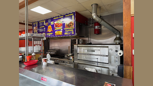Pizzeria and Sandwich Shop, High Traffic Location