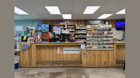 Gas Station w/ Property just 20 Min from Rome, GA