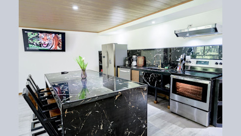 12 Unit Apartment Building, Limon Costa Rica