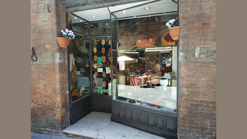 Historic Leather Workshop for Transfer – Siena