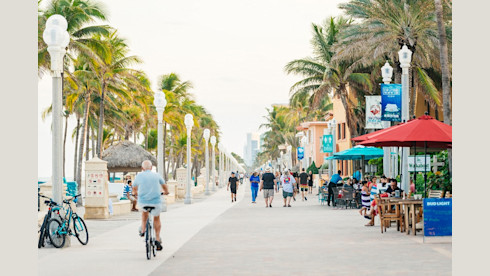 Hollywood Broadwalk Restaurant