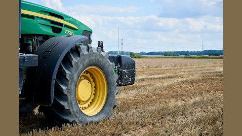Farm Equipment Sales & Service Business w/RE