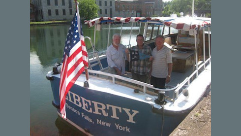 Boat  Tours    Erie  Canal,  Locks, and Lake Tours