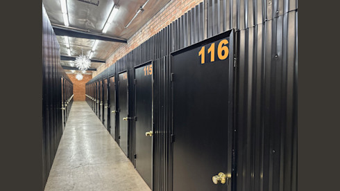 Self Storage Business  /  Brand New Facility